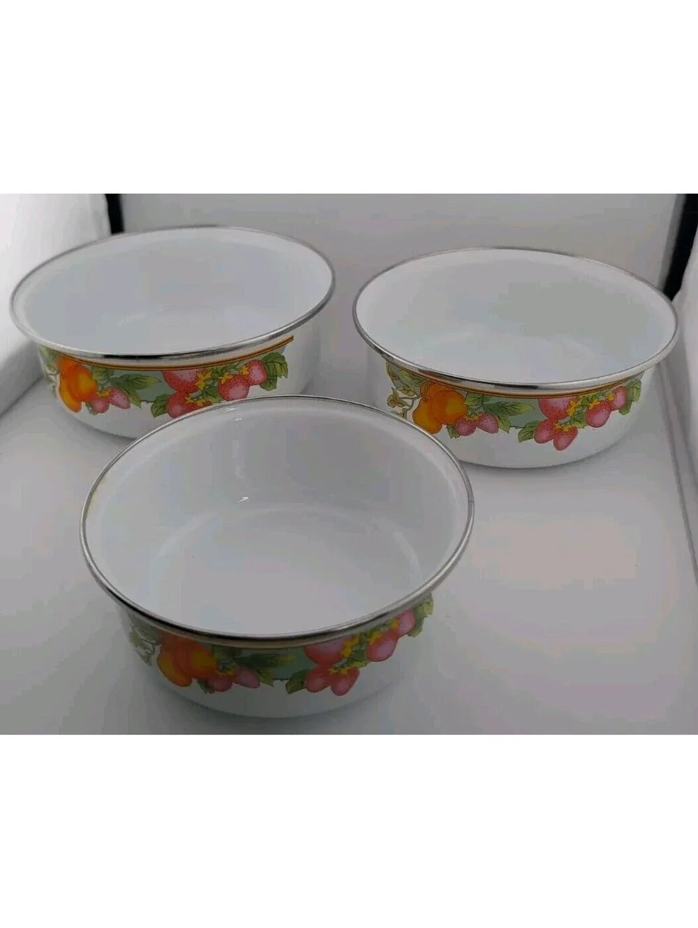 Vintage Metal Nesting Bowl Set Fruit Strawberries Peaches White Bowls